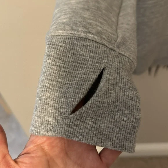 basic pullover - Picture 3 of 4